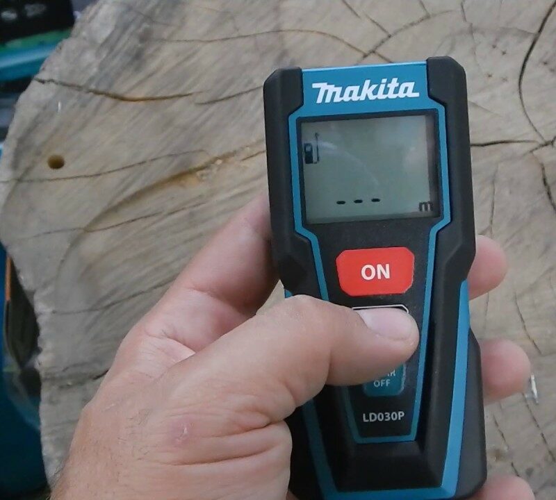 Laserski metar Makita LD030P