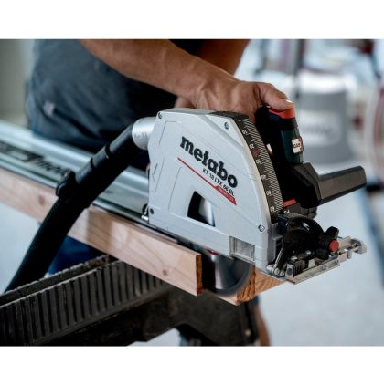 Akumulatorska uranjajuća kružna ručna pila Metabo KT 18 LTX 66 BL + Vodilica FS 160