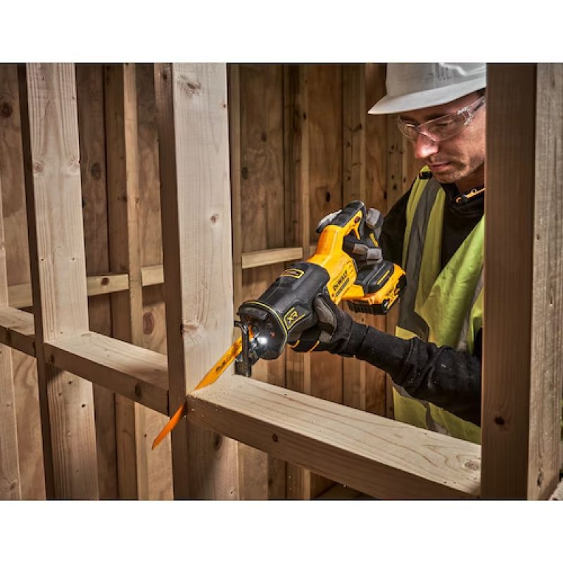 Aku recipročna pila DeWALT DCS382N-XJ